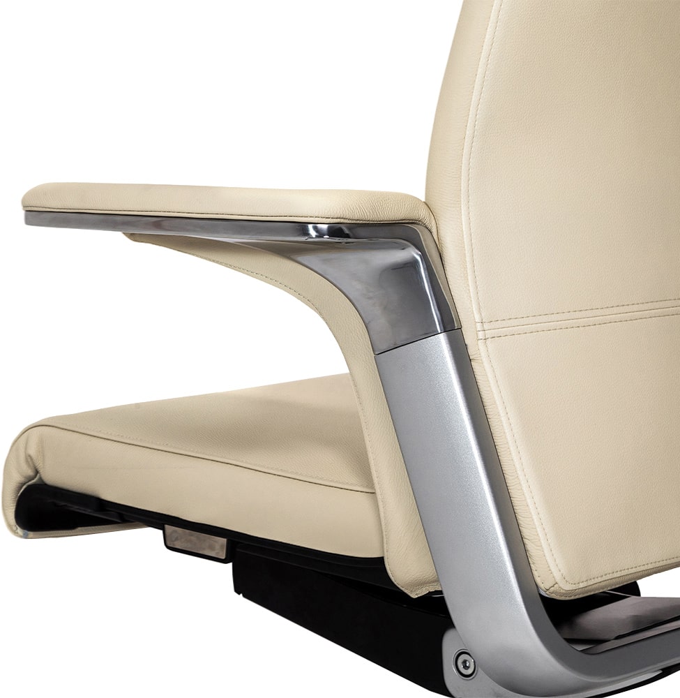 Эргономичное кресло руководителя Soho Design Match HB бежевая кожа