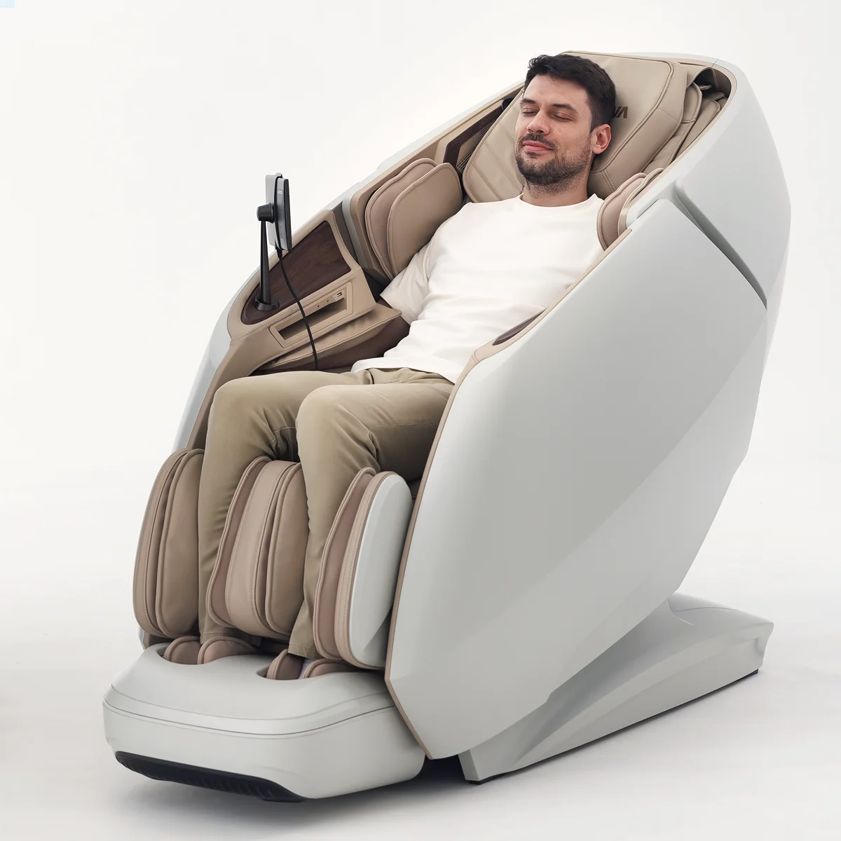 Массажное кресло Ergonova Phantom X с 2 механизмами Beige